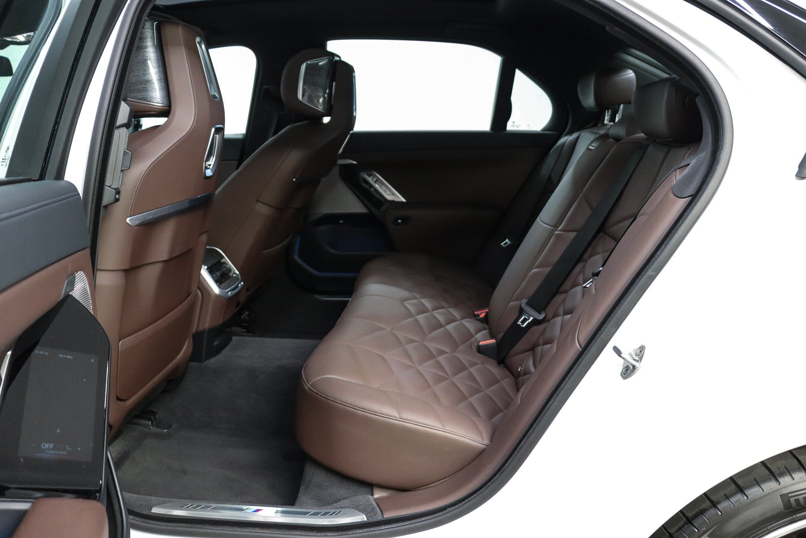 Certified 2023 BMW 740i RWD image 18