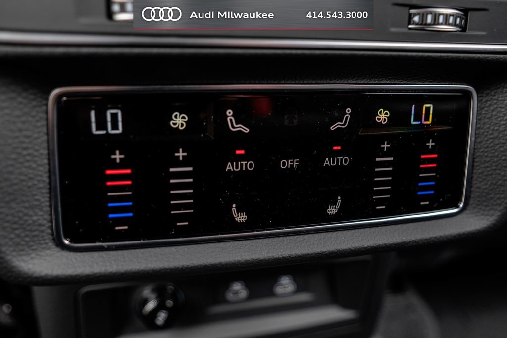 New 2026 Audi SQ7 Prestige AWD/4WD image 46