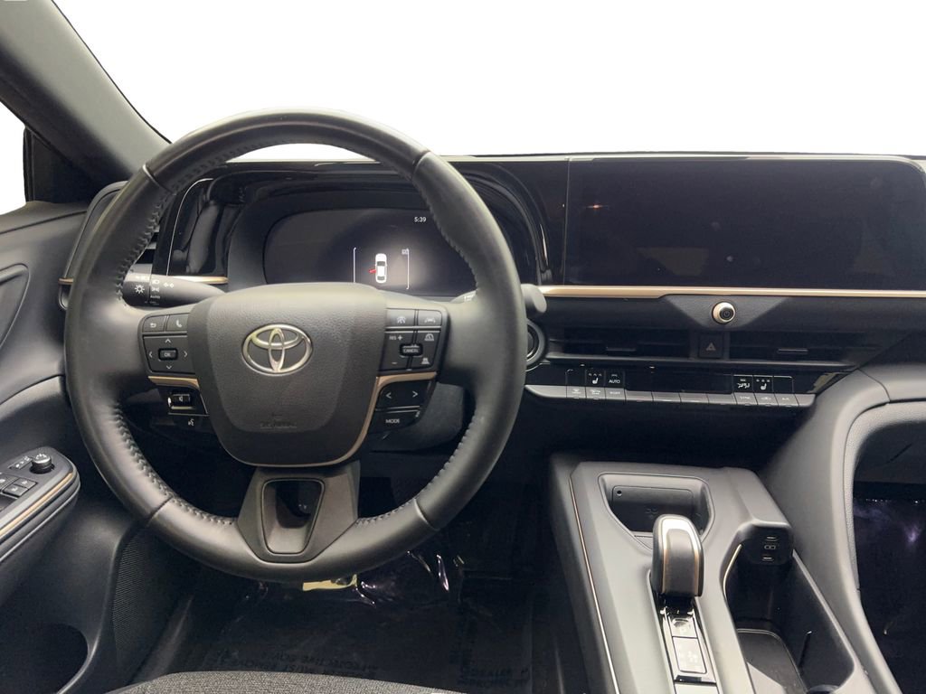 Used 2023 Toyota Crown XLE image 53