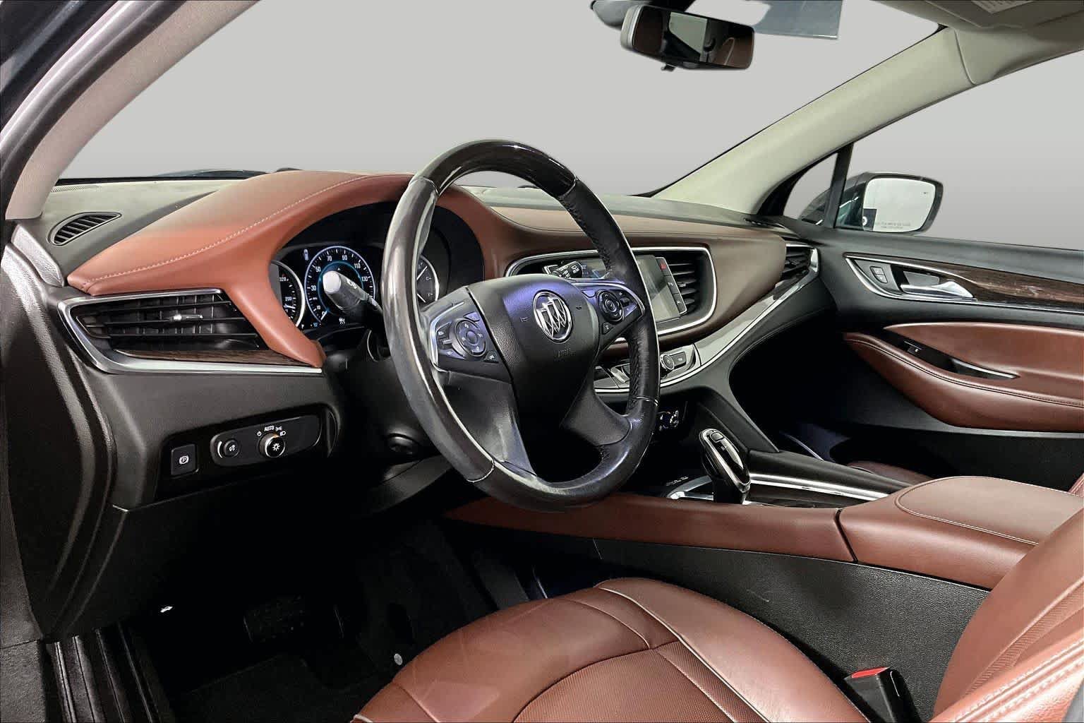 Used 2018 Buick Enclave Avenir w/ Avenir Technology Package FWD image 16