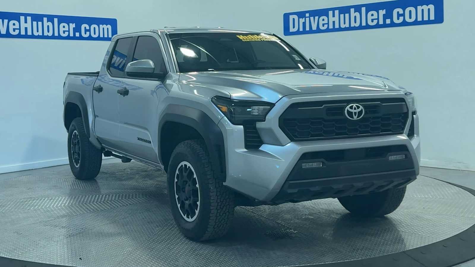 Used 2024 Toyota Tacoma TRD Off-Road AWD/4WD image 2