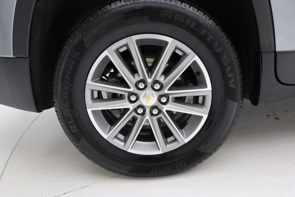 Used 2023 Chevrolet Traverse LT AWD/4WD image 9
