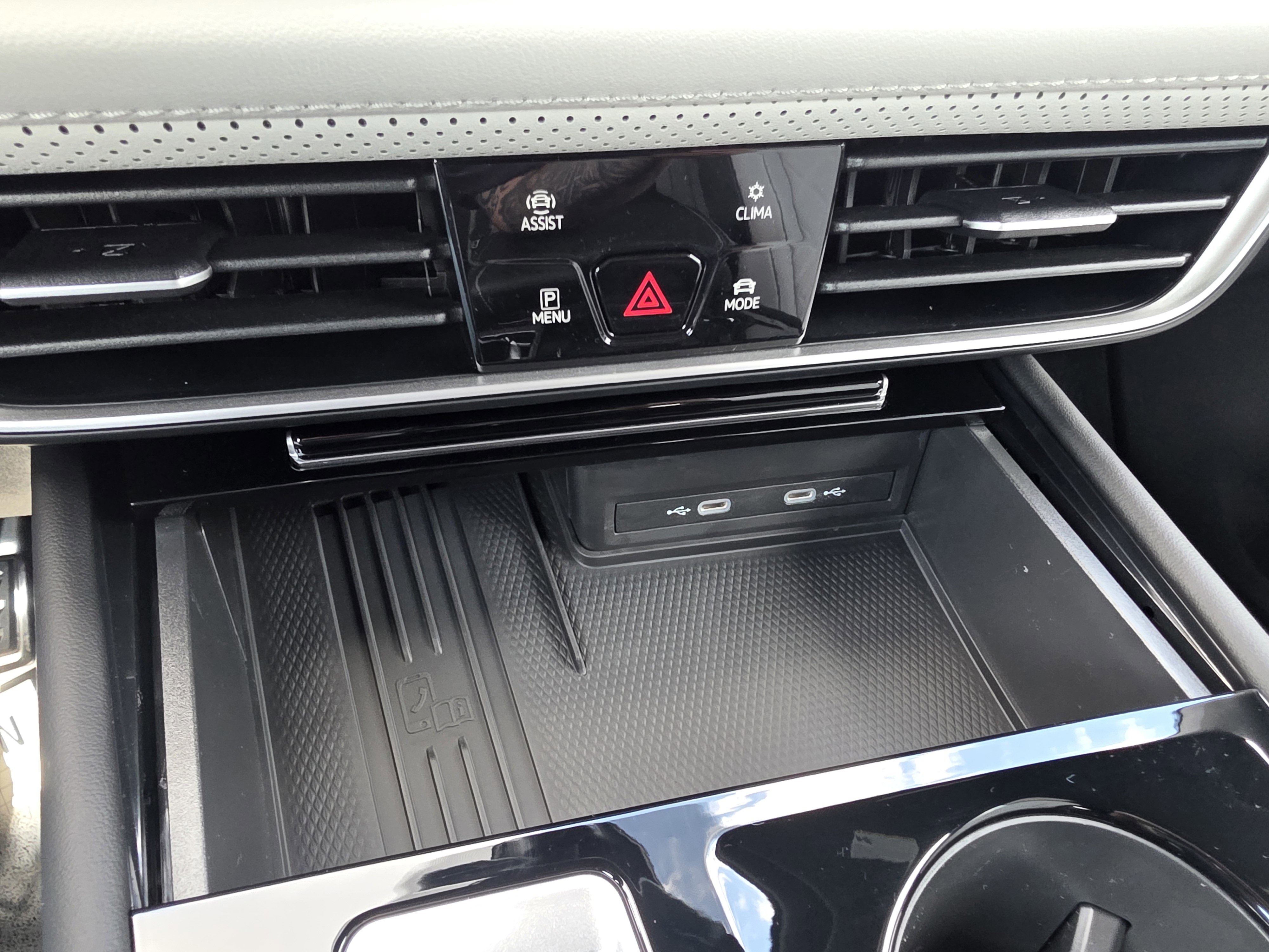 New 2026 Volkswagen Atlas Cross Sport SEL Premium R-Line image 32