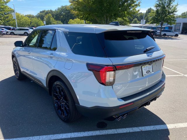 Used 2027 Ford Explorer ST w/ Sun And Sound Package AWD/4WD image 28
