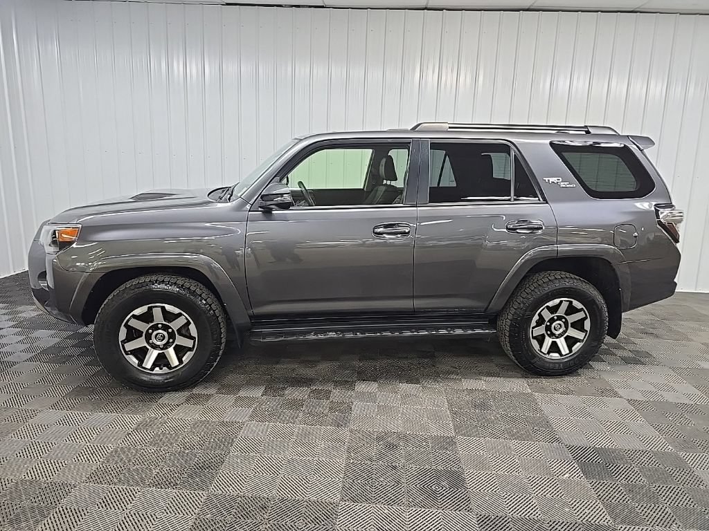 Used 2021 Toyota 4Runner TRD Off-Road Premium w/ Moonroof Package AWD/4WD image 5