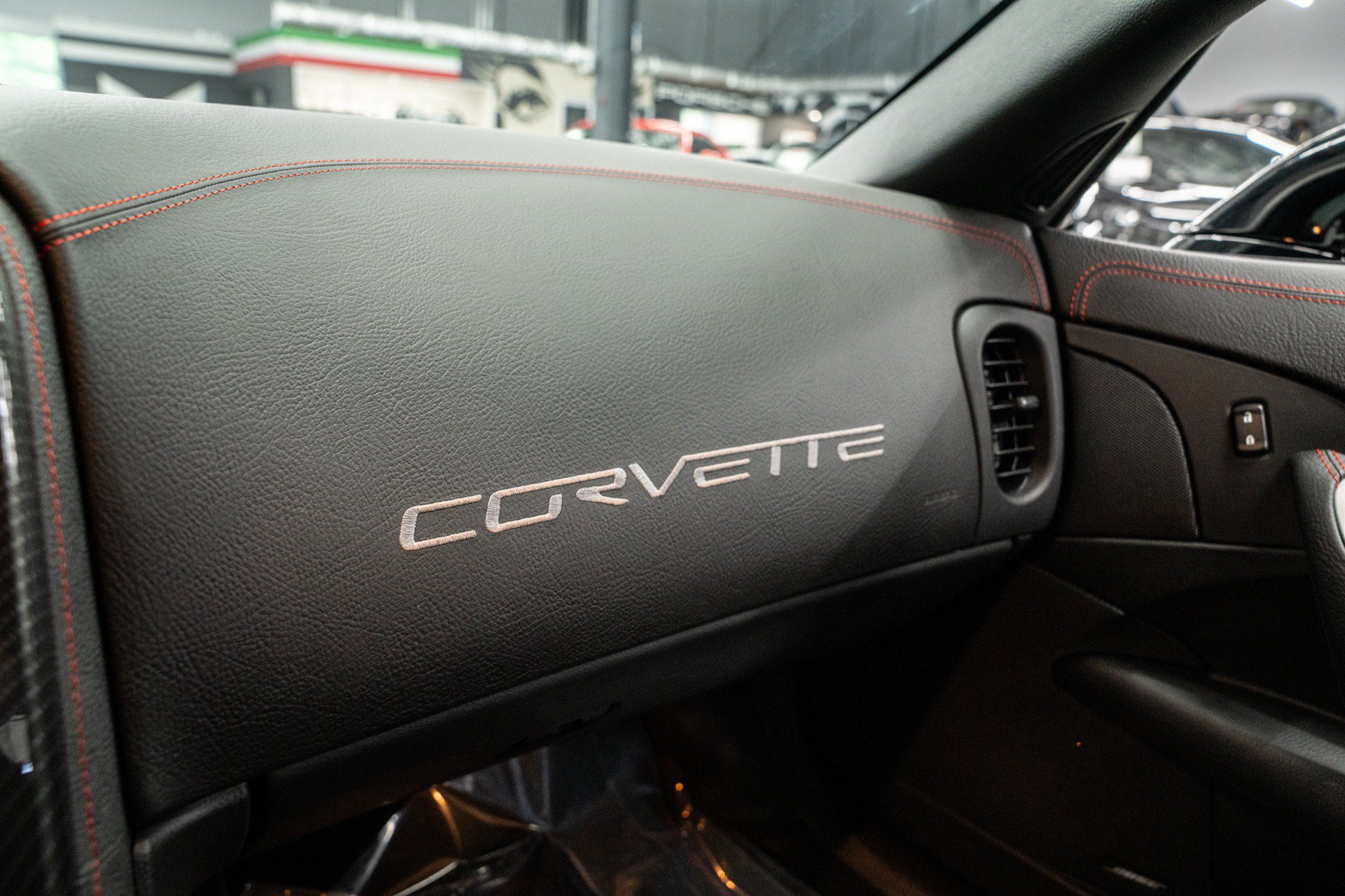 Used 2013 Chevrolet Corvette Z06 w/ 3LZ Preferred Equipment Group RWD image 35