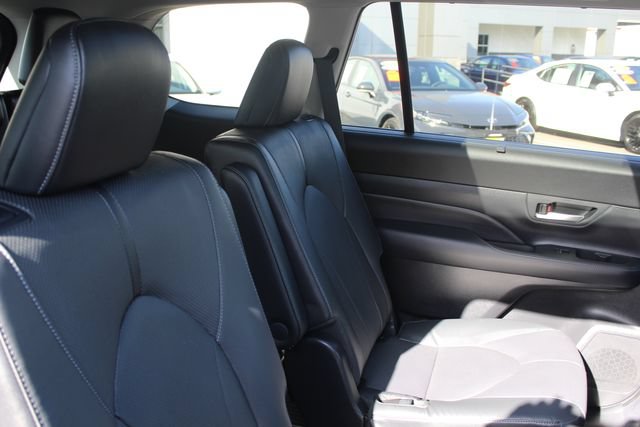Certified 2025 Toyota Grand Highlander AWD image 35