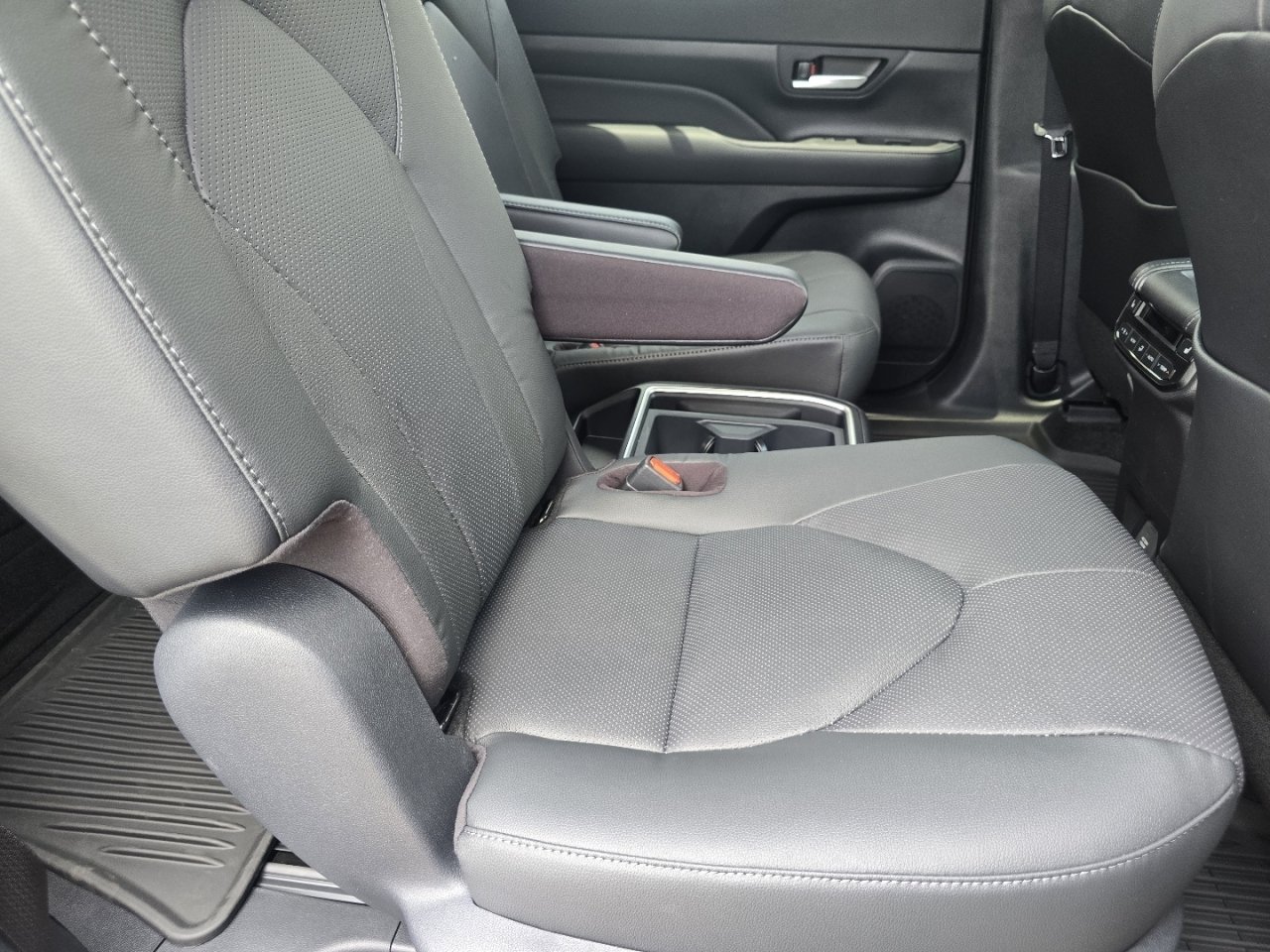 New 2026 Toyota Grand Highlander AWD Hybrid image 22