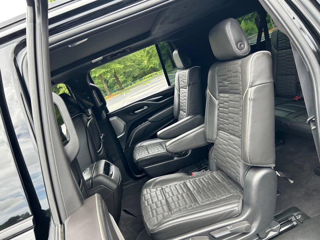 Used 2023 Cadillac Escalade ESV V AWD/4WD image 44