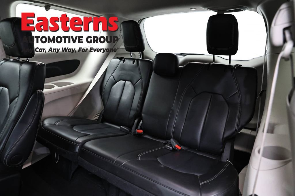 Used 2023 Chrysler Pacifica Touring-L FWD image 26