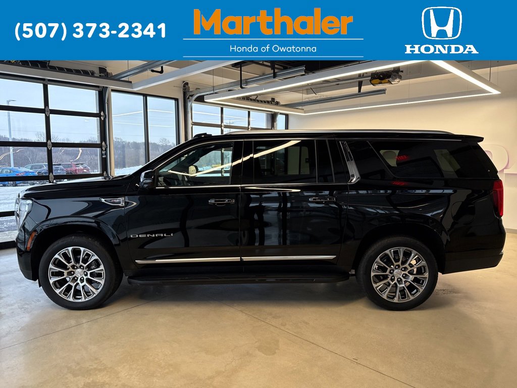 Used 2025 GMC Yukon XL Denali image 2