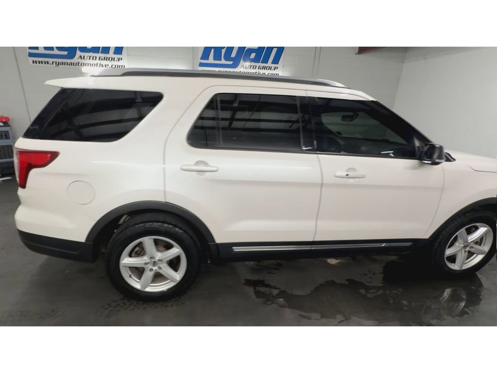 Used 2019 Ford Explorer XLT w/ Equipment Group 202A FWD image 9