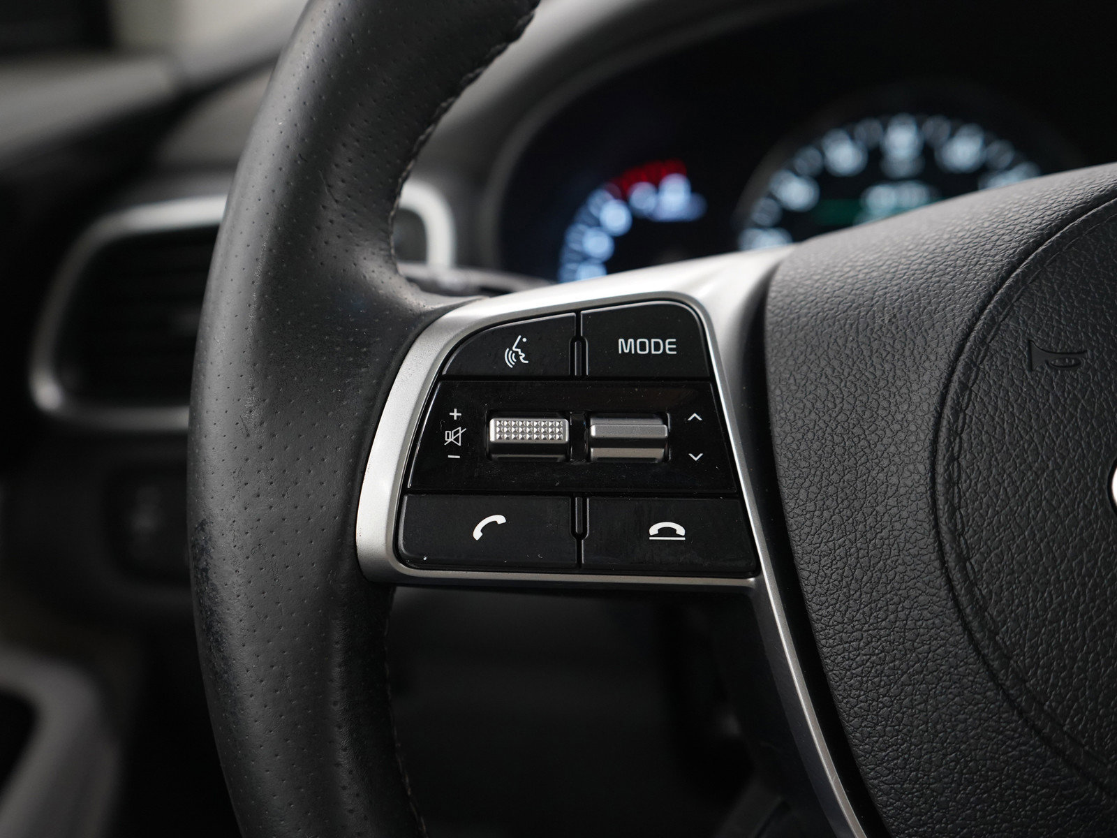 Used 2019 Kia Sorento SX image 25