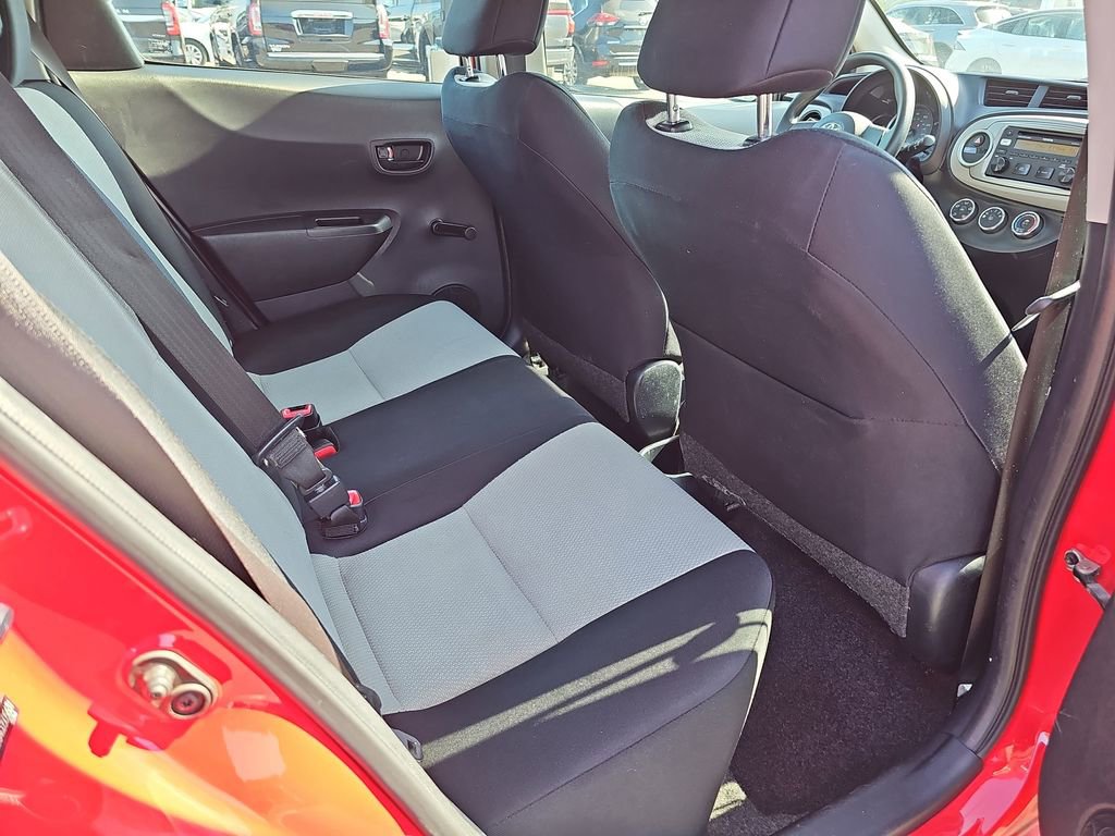 Used 2012 Toyota Yaris L image 14