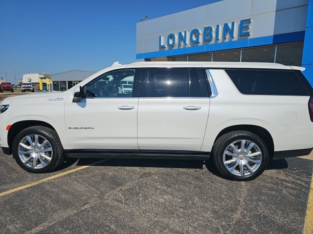 Used 2023 Chevrolet Suburban High Country image 4
