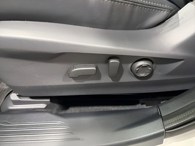 Used 2025 Subaru Outback Limited XT image 13