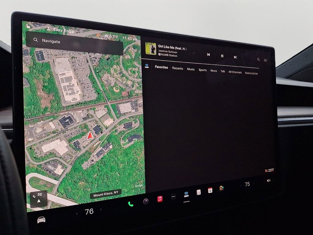 Used 2024 Tesla Model X image 15