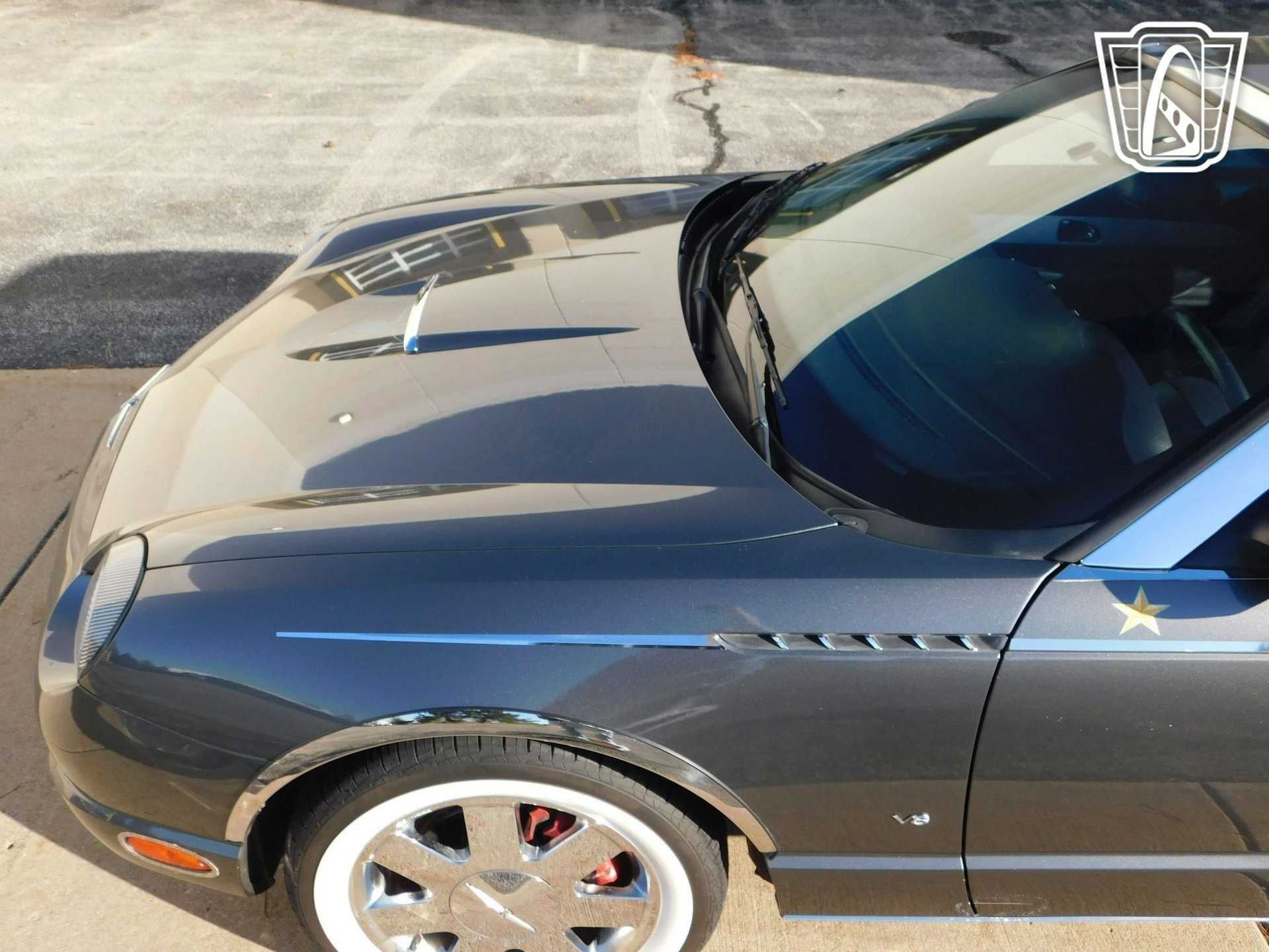 Used 2003 Ford Thunderbird image 29