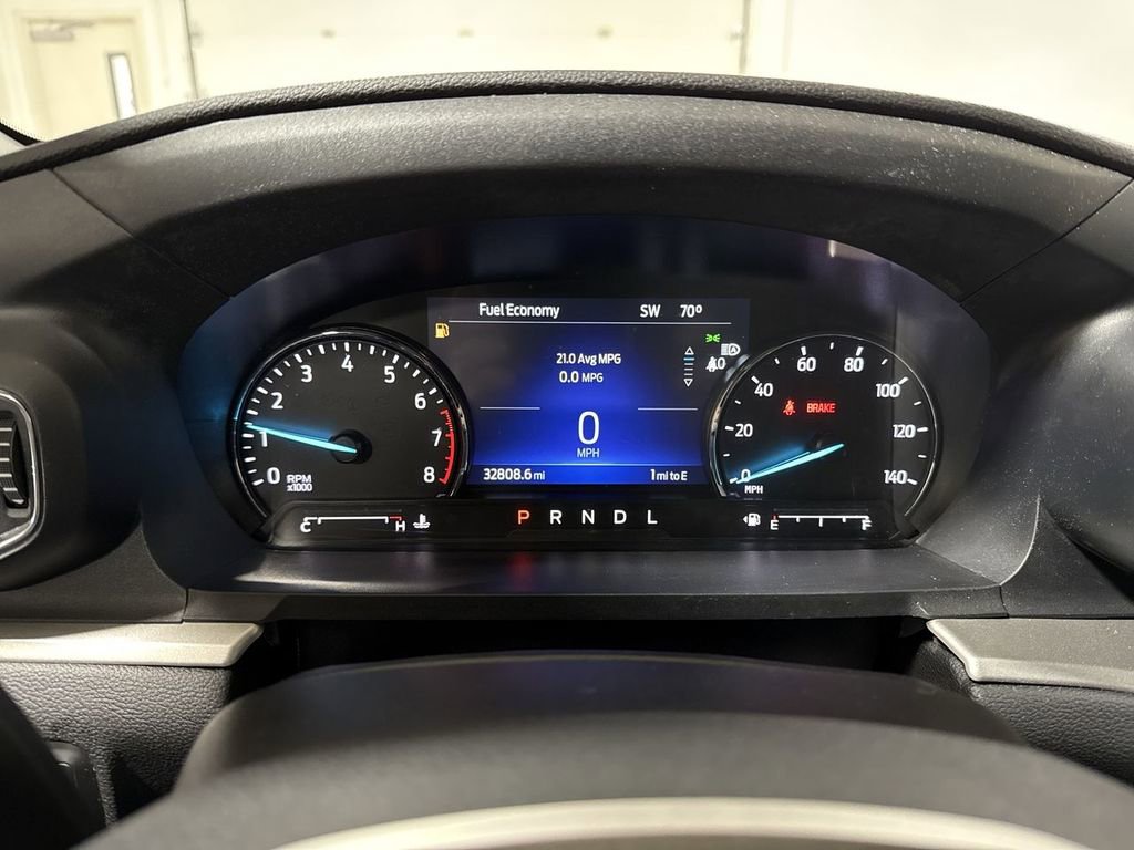 Used 2022 Ford Explorer XLT w/ Equipment Group 202A AWD/4WD image 12