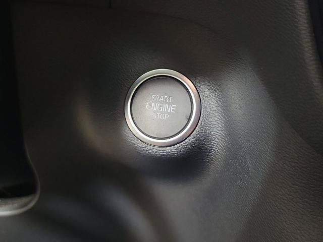 Used 2024 Volvo XC40 B5 Plus AWD/4WD image 38