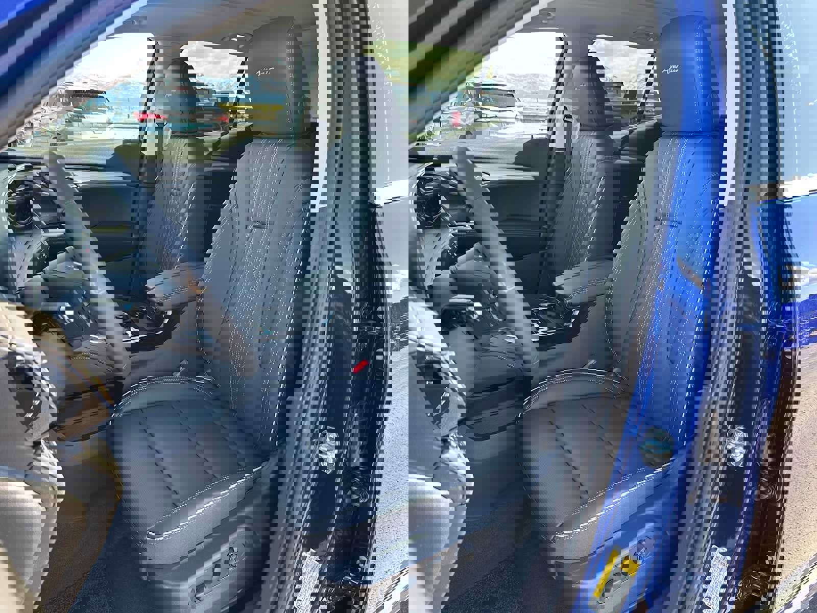 New 2025 Buick Envision Avenir image 23