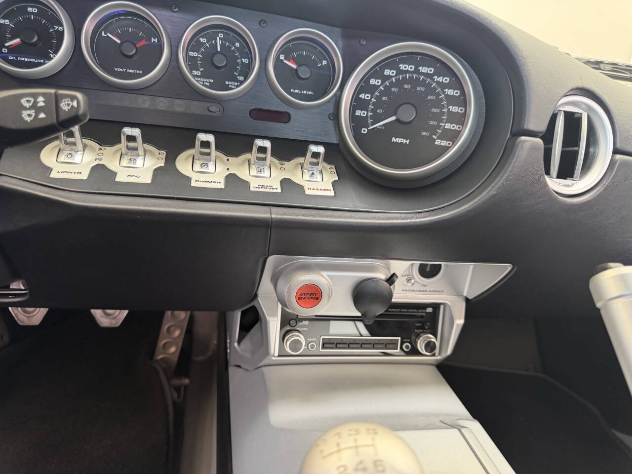 Used 2005 Ford GT RWD image 29