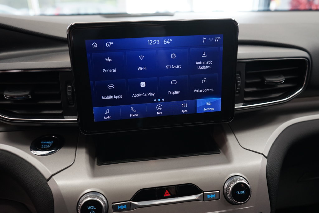 Used 2023 Ford Explorer XLT w/ Equipment Group 202A AWD/4WD image 38