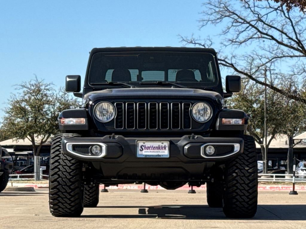 New 2025 Jeep Gladiator Sport image 2