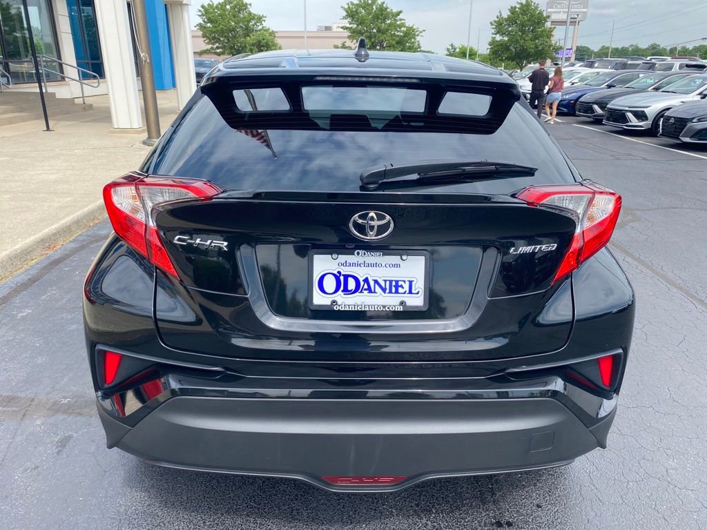 Used 2022 Toyota C-HR Limited FWD image 5