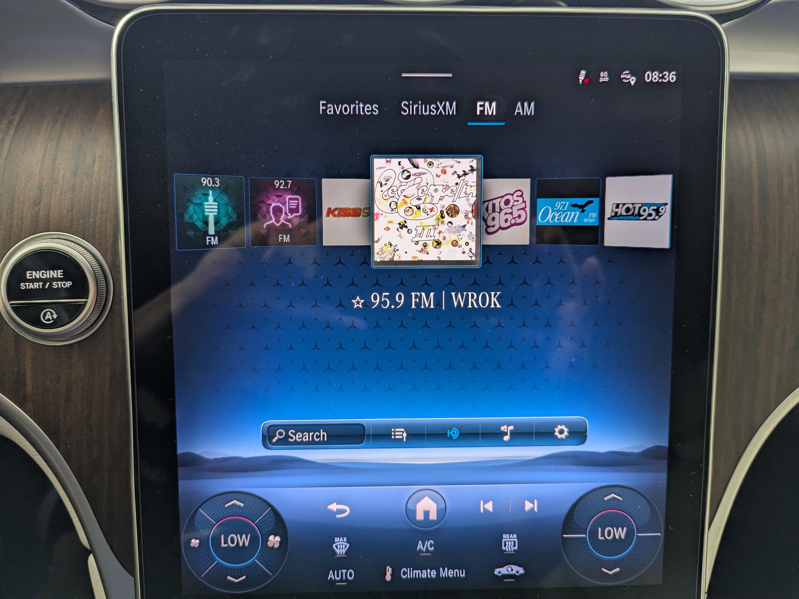 Used 2025 Mercedes-Benz GLC 300 image 29
