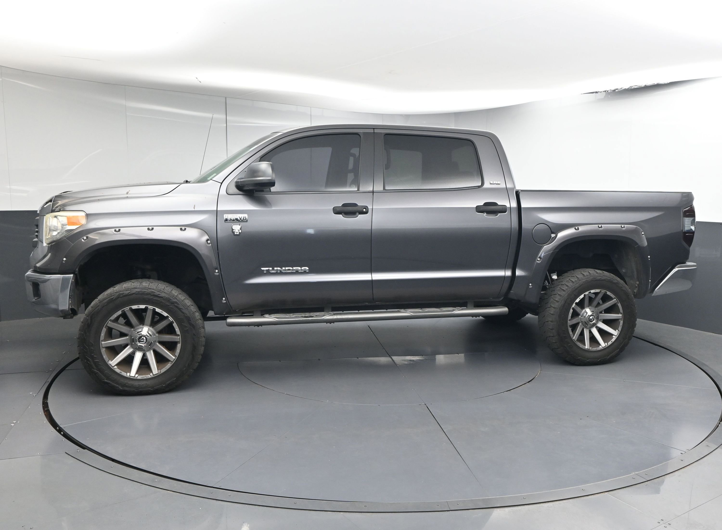 Used 2014 Toyota Tundra SR5 w/ SR5 Upgrade Package image 6