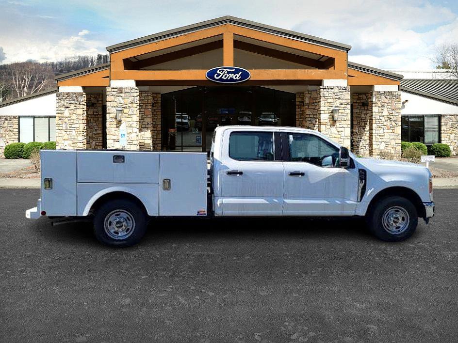 New 2023 Ford F250 XL w/ XL Chrome Package image 22