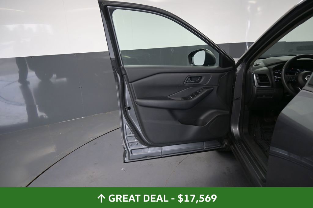 Used 2024 Nissan Rogue S FWD image 21