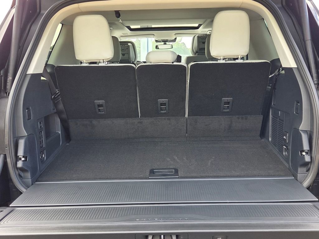 New 2026 Ford Expedition Platinum w/ Driver's Package AWD/4WD image 12