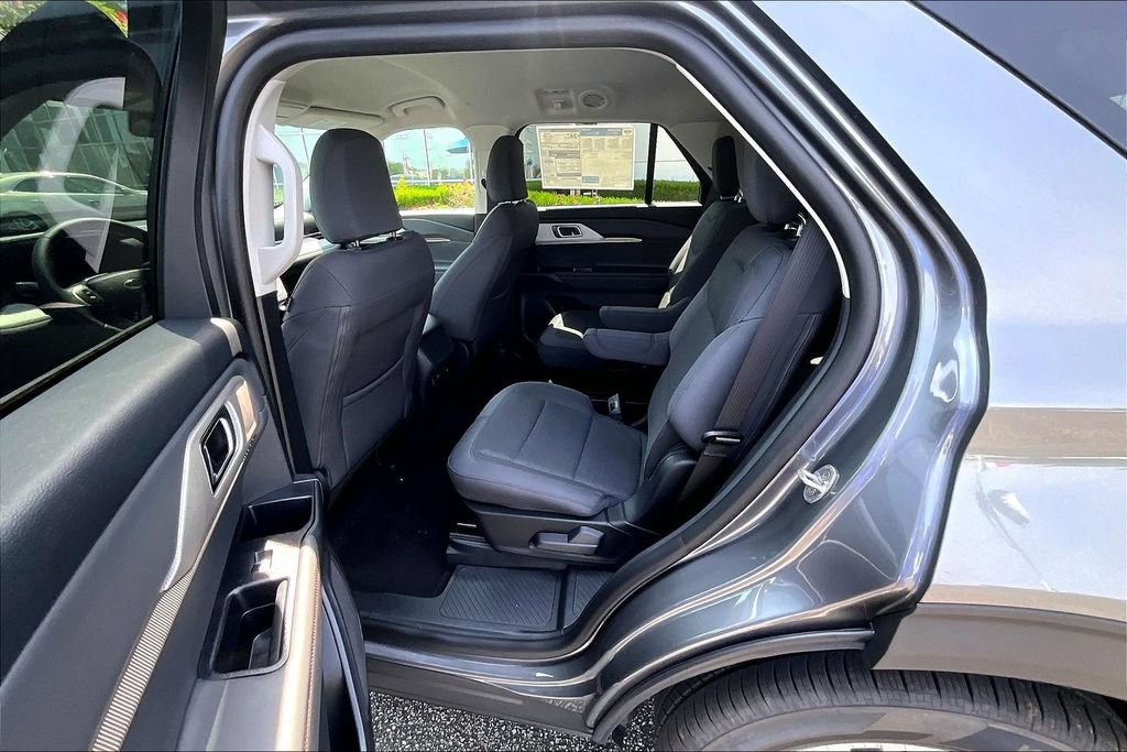 New 2026 Ford Explorer Active RWD image 10