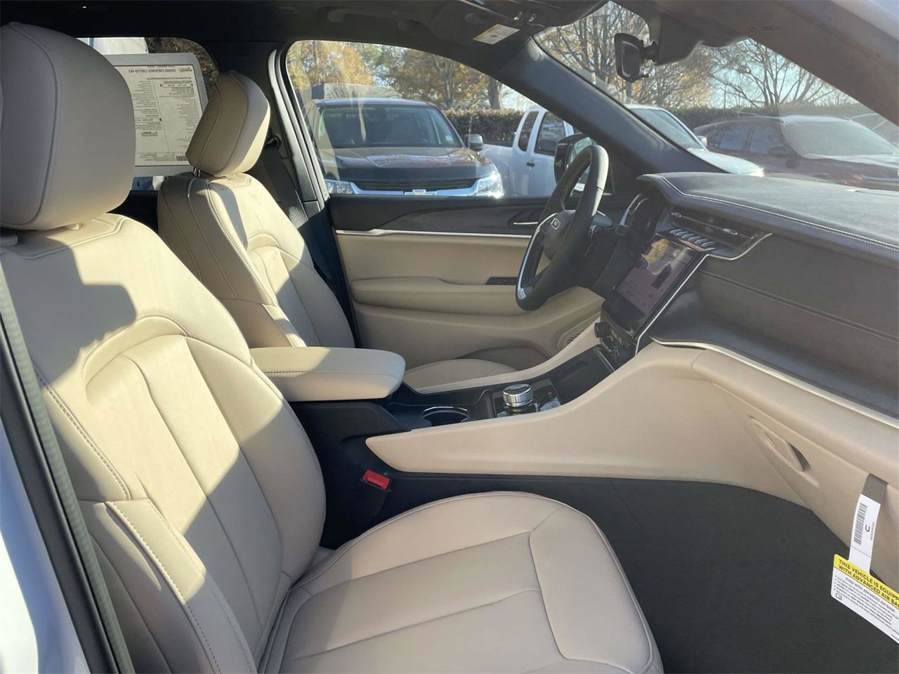 New 2025 Jeep Grand Cherokee Limited image 15