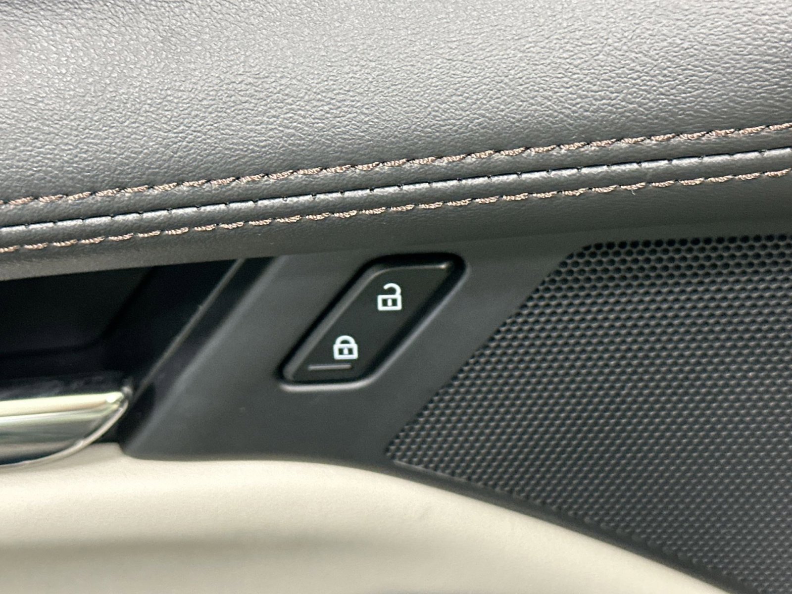 Used 2021 MAZDA MAZDA3 s image 17