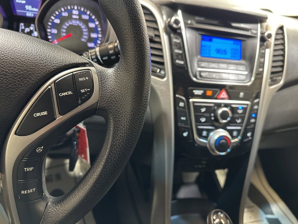 Used 2016 Hyundai Elantra GT image 31