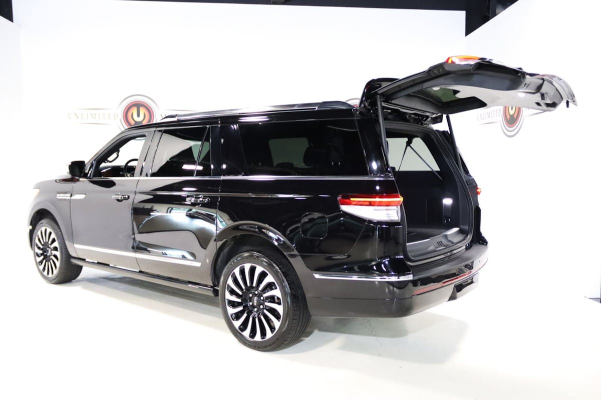Used 2024 Lincoln Navigator L Black Label AWD/4WD image 28