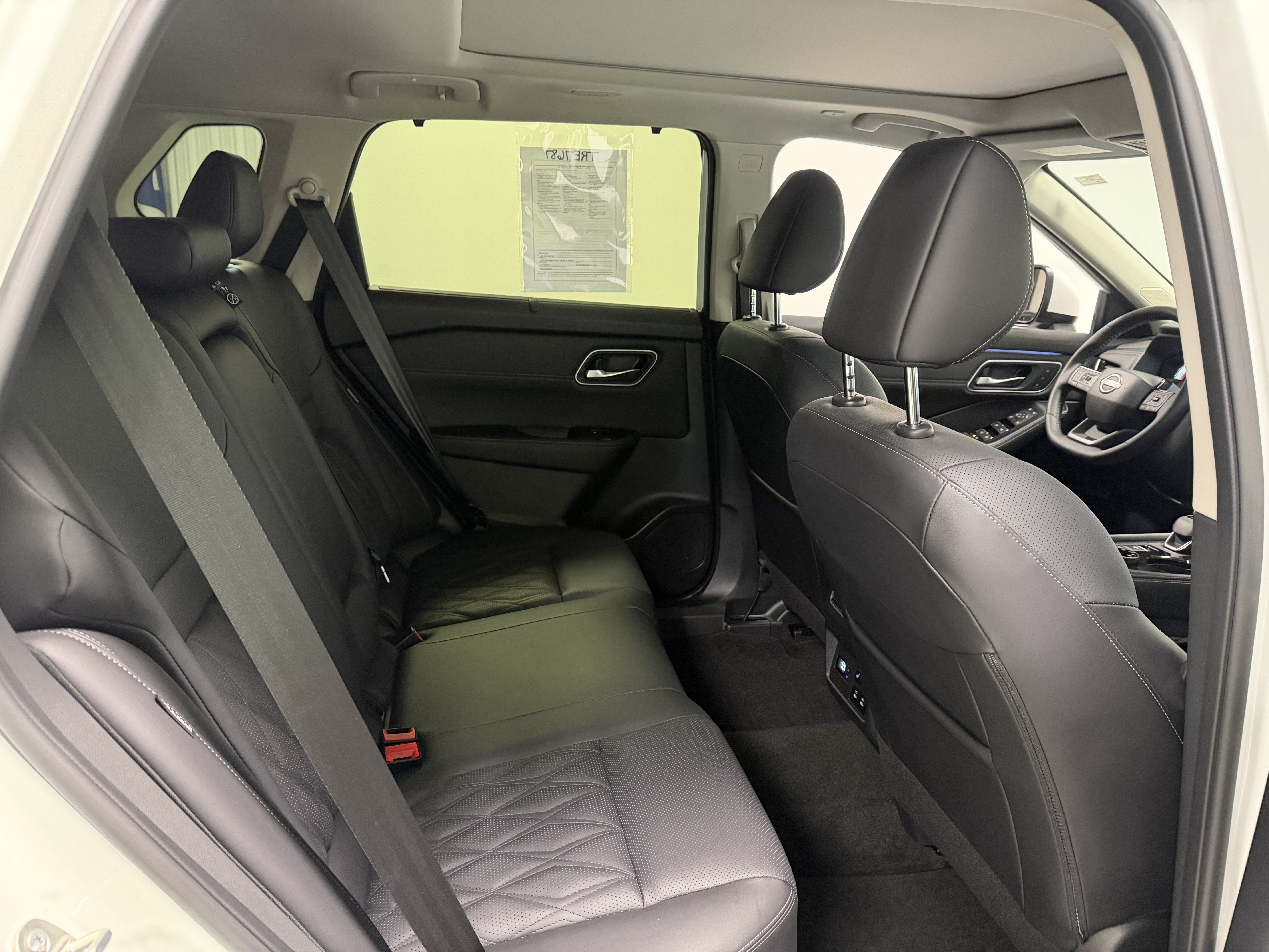 Used 2025 Nissan Rogue Platinum w/ Tech Package AWD/4WD image 23