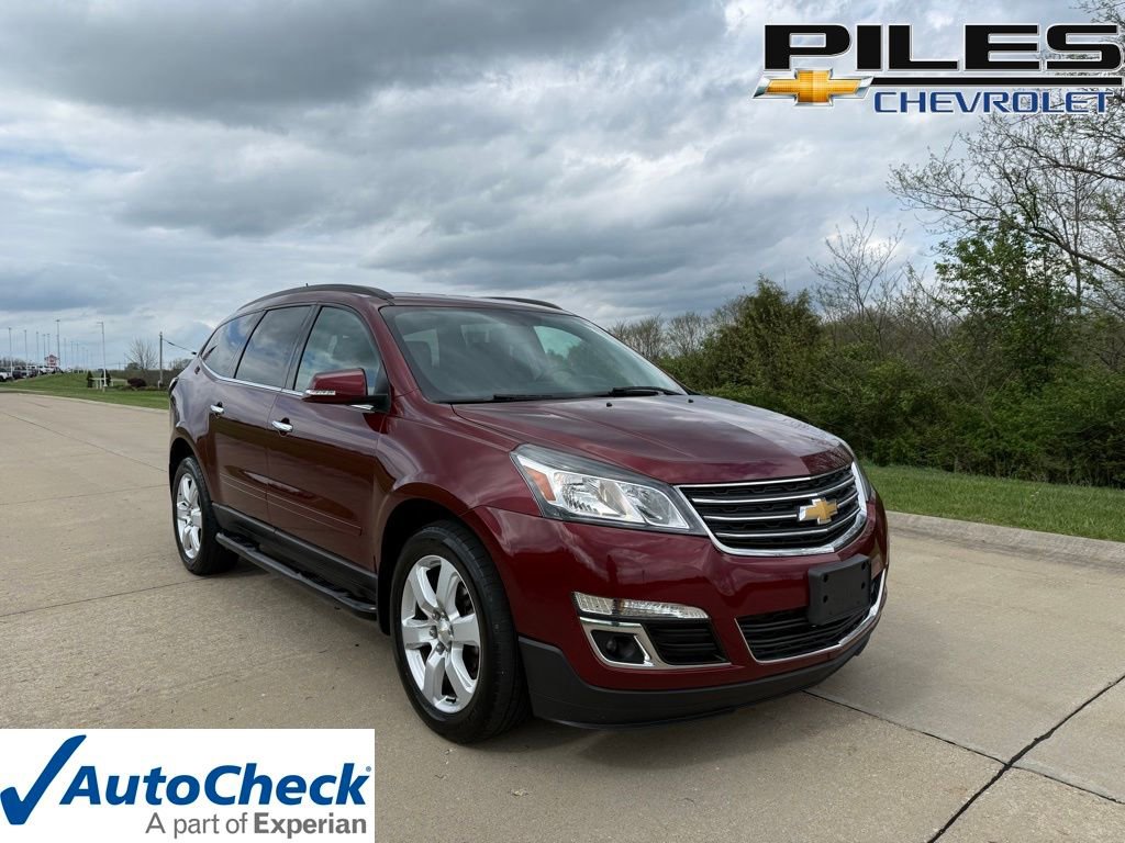 Used 2017 Chevrolet Traverse LT w/ Style and Technology Package image 1
