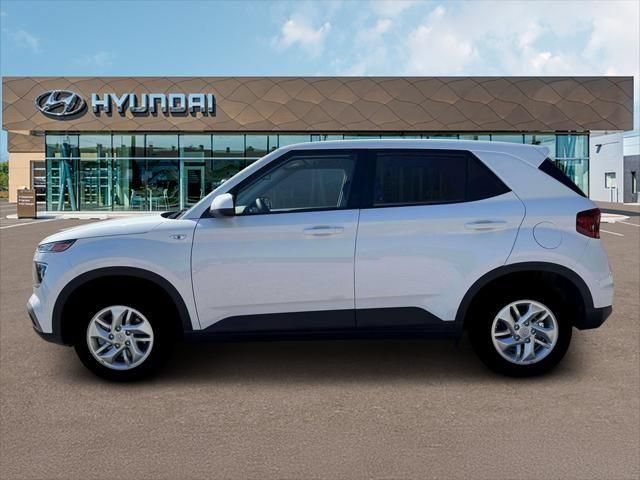 New 2026 Hyundai Venue SE FWD image 3