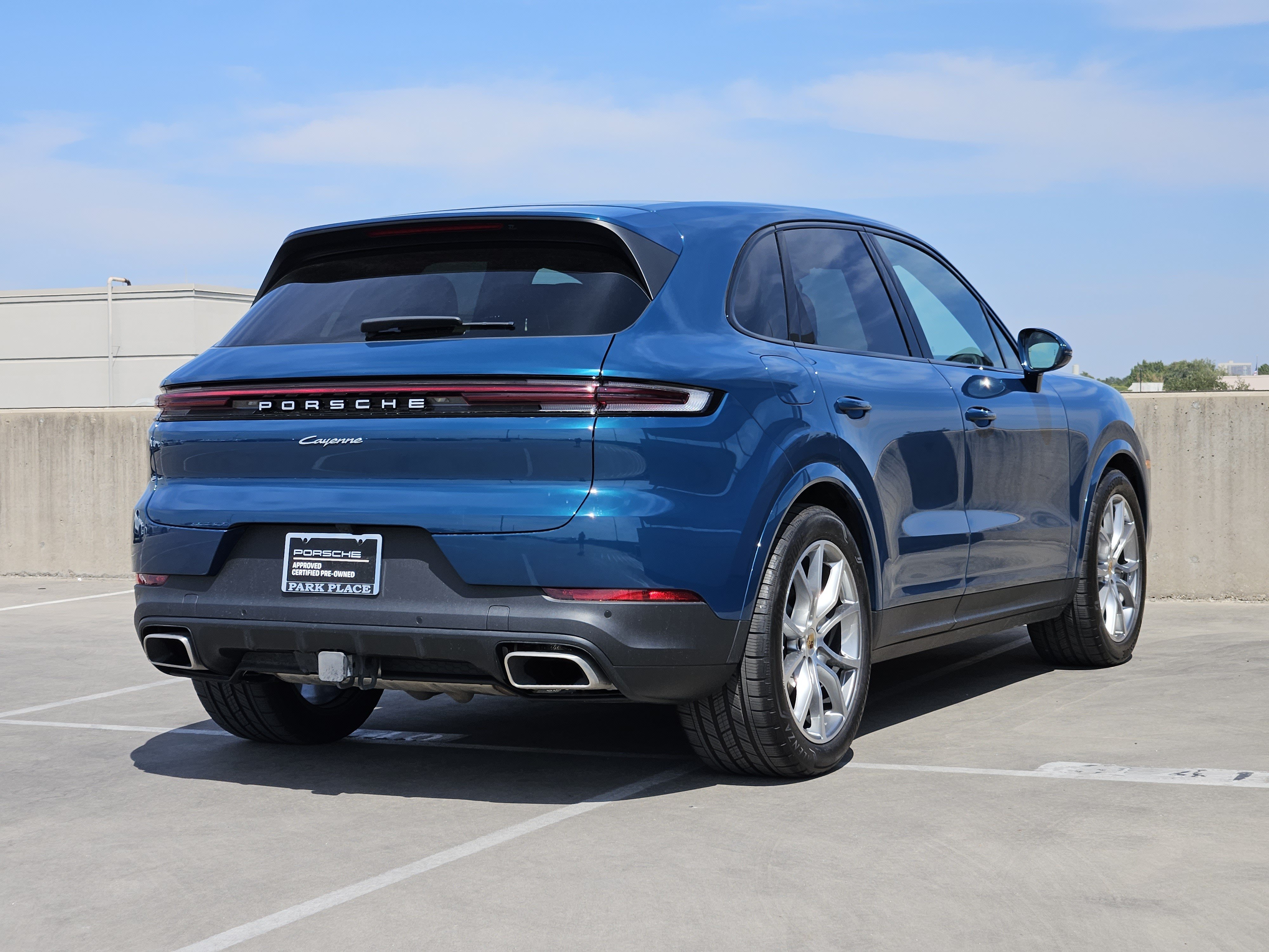 Certified 2024 Porsche Cayenne AWD/4WD image 8