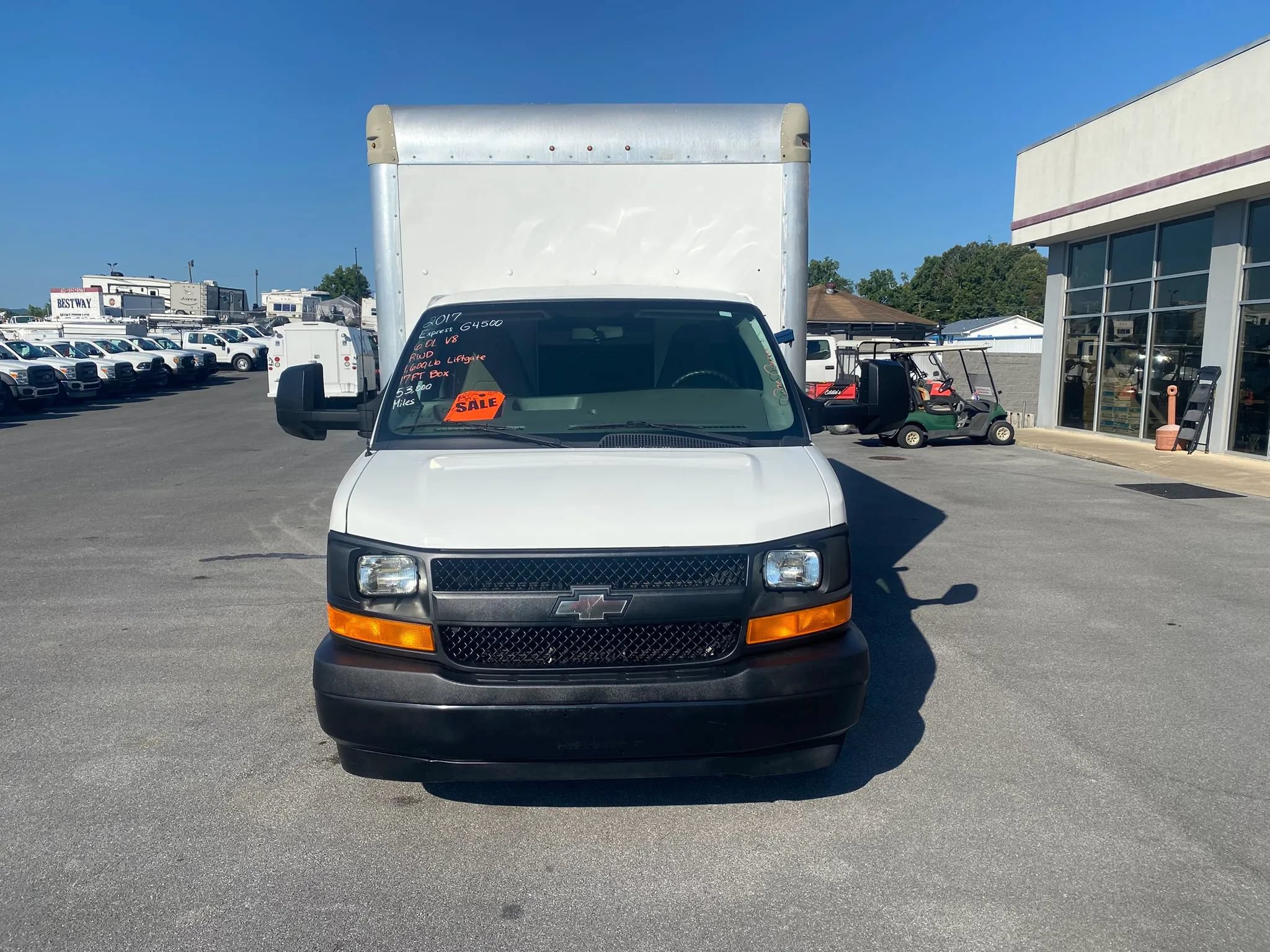 Used 2017 Chevrolet Express 4500 Extended RWD image 2