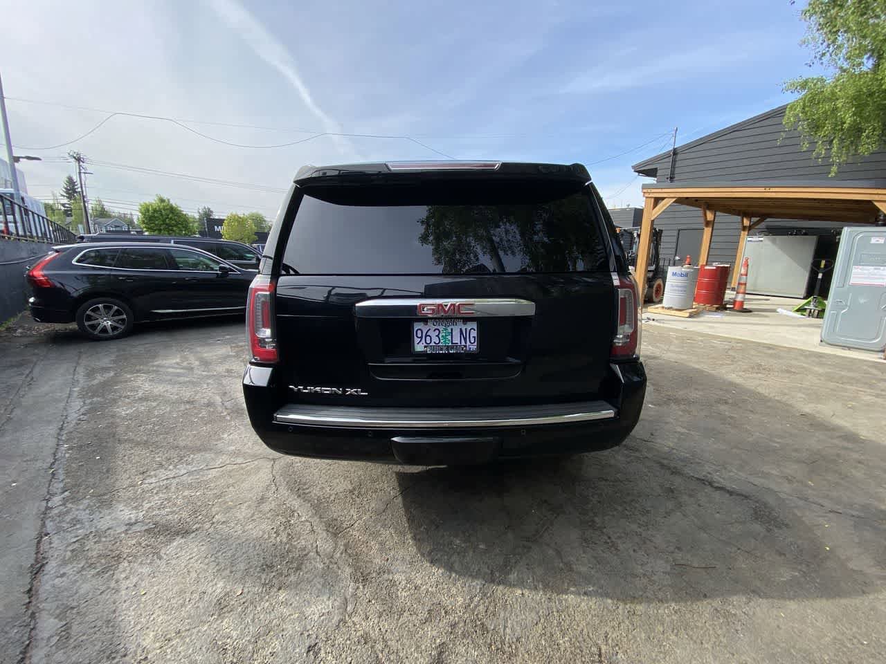 Used 2019 GMC Yukon XL Denali w/ Denali Ultimate Package AWD/4WD image 5