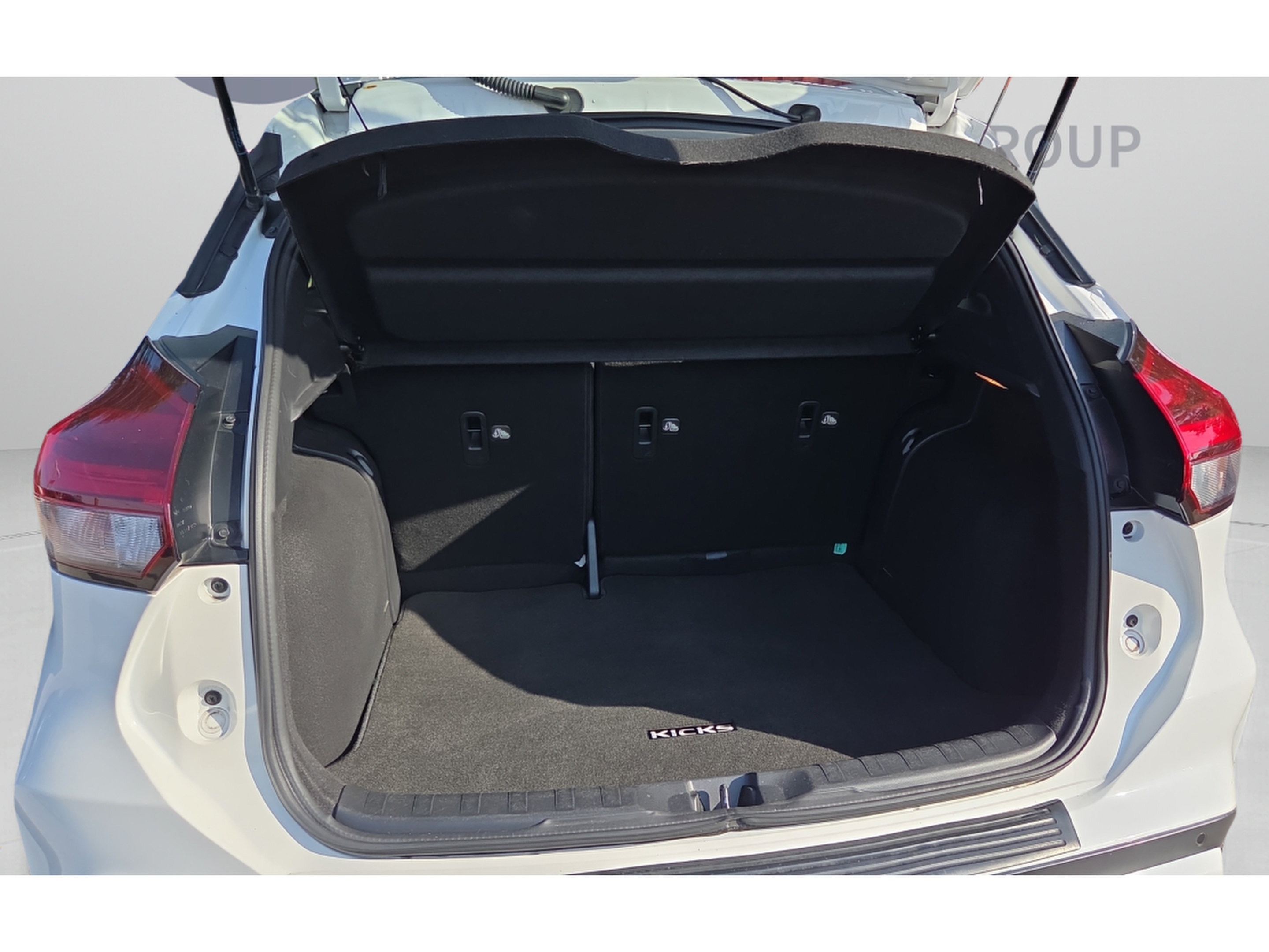 Used 2023 Nissan Kicks SV FWD image 13