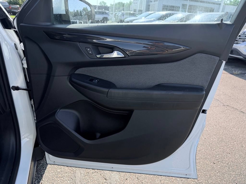 Used 2025 Chevrolet TrailBlazer LT AWD/4WD image 13