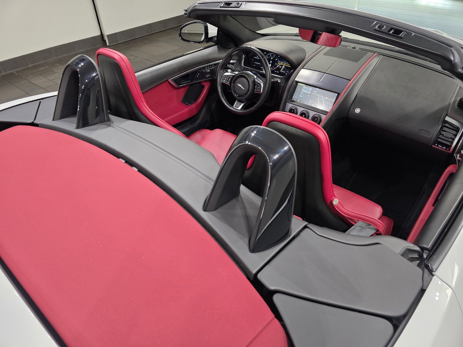 Used 2021 Jaguar F-TYPE Convertible image 19