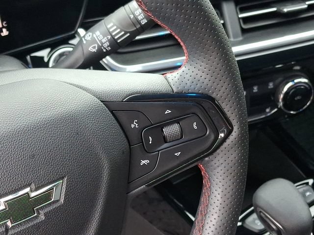 Used 2025 Chevrolet Trax RS FWD image 21