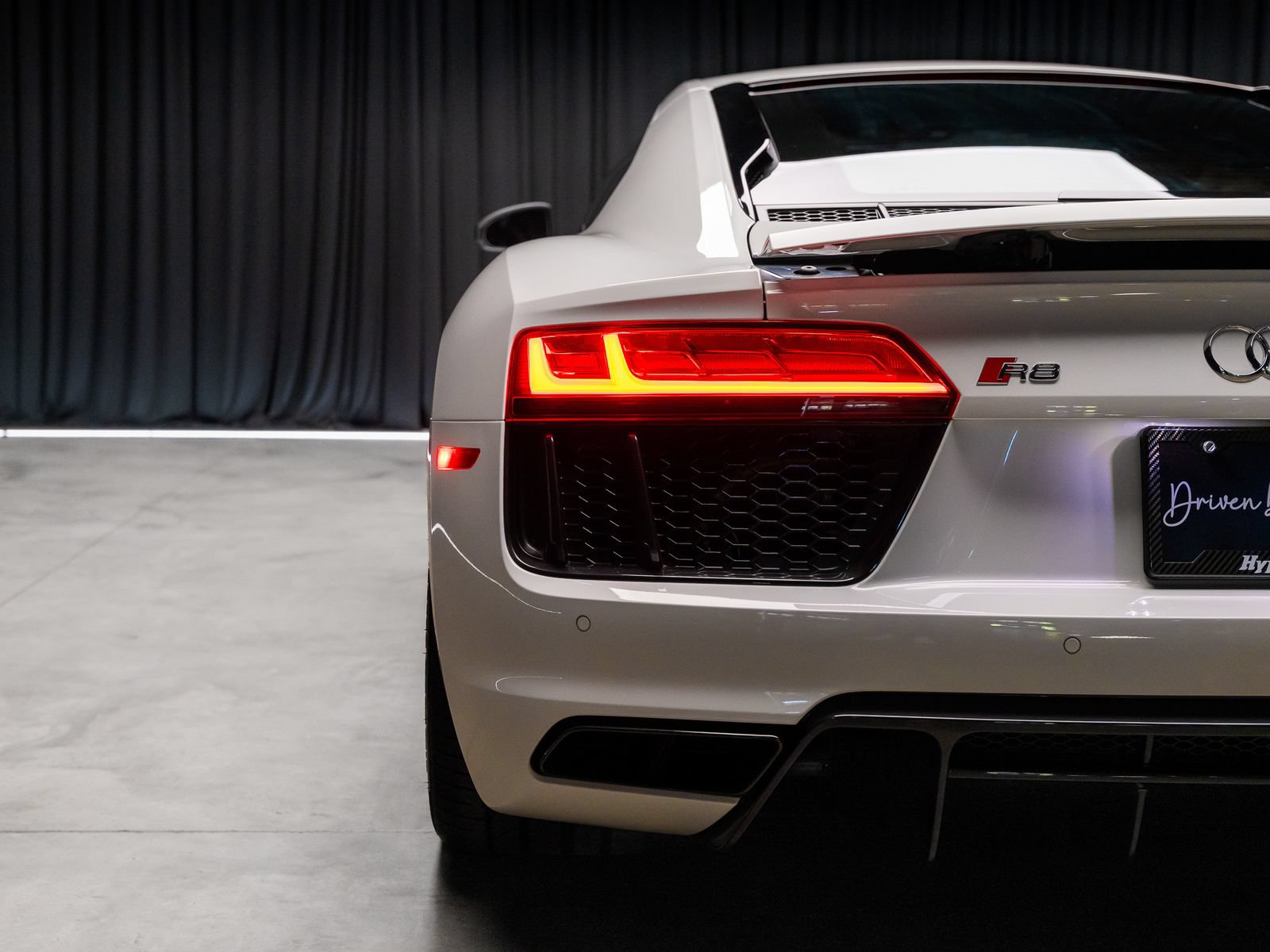 Used 2018 Audi R8 V10 w/ 20" Wheel Package RWD image 36
